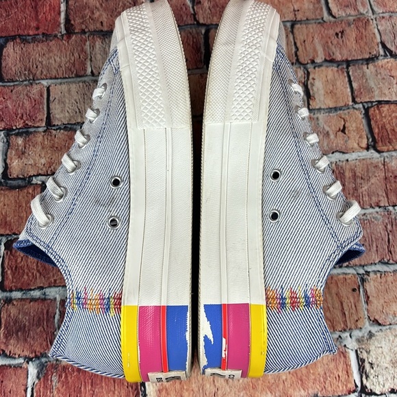 CONVERSE ALL-STAR CHUCK TAYLOR PLATFORM LOWTOPS, WOMANS SIZE 8 - Picture 7 of 11